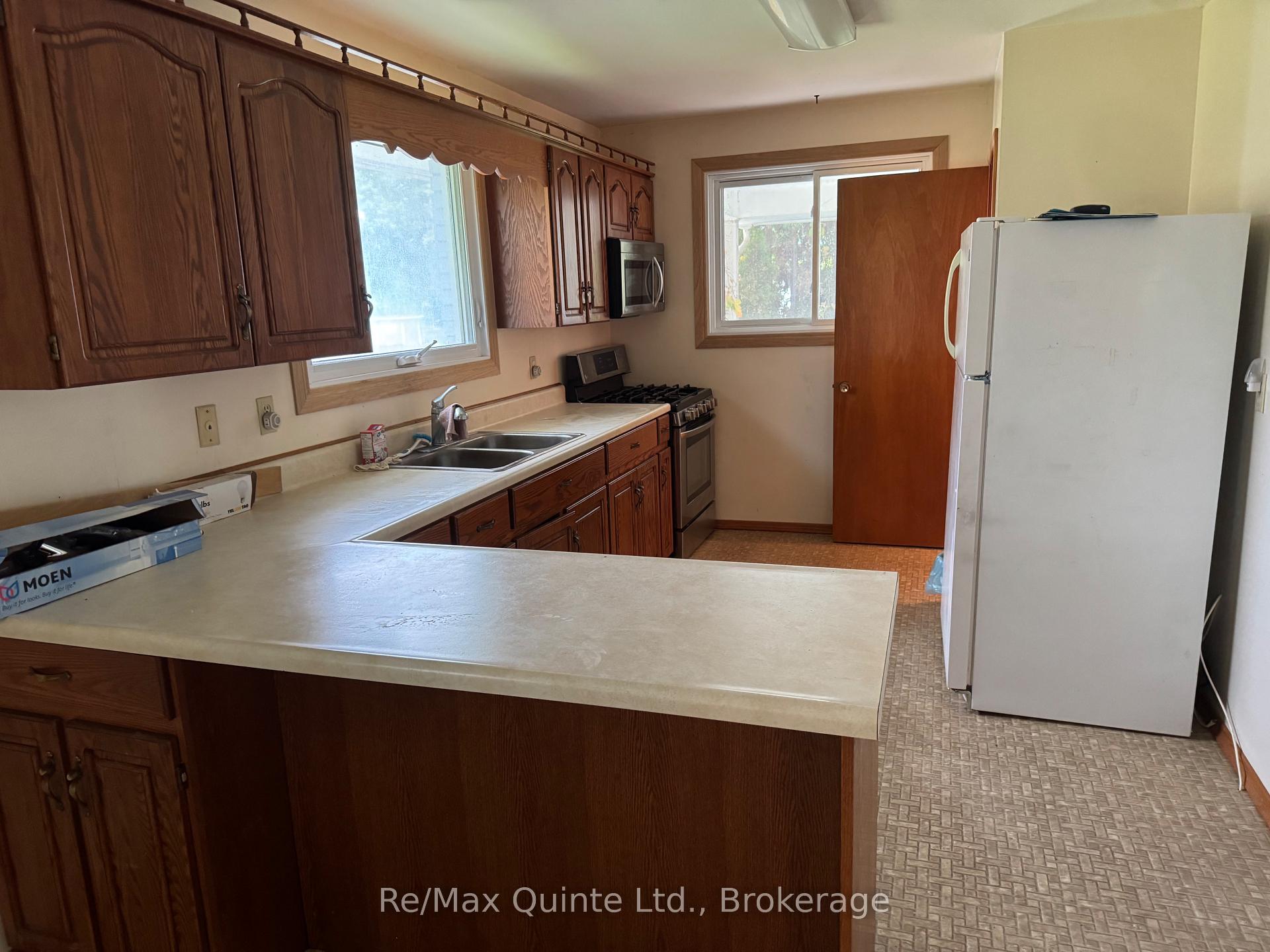 Photo 9 of 20 Ross Avenue, Quinte West, Murray Ward — HOMEH