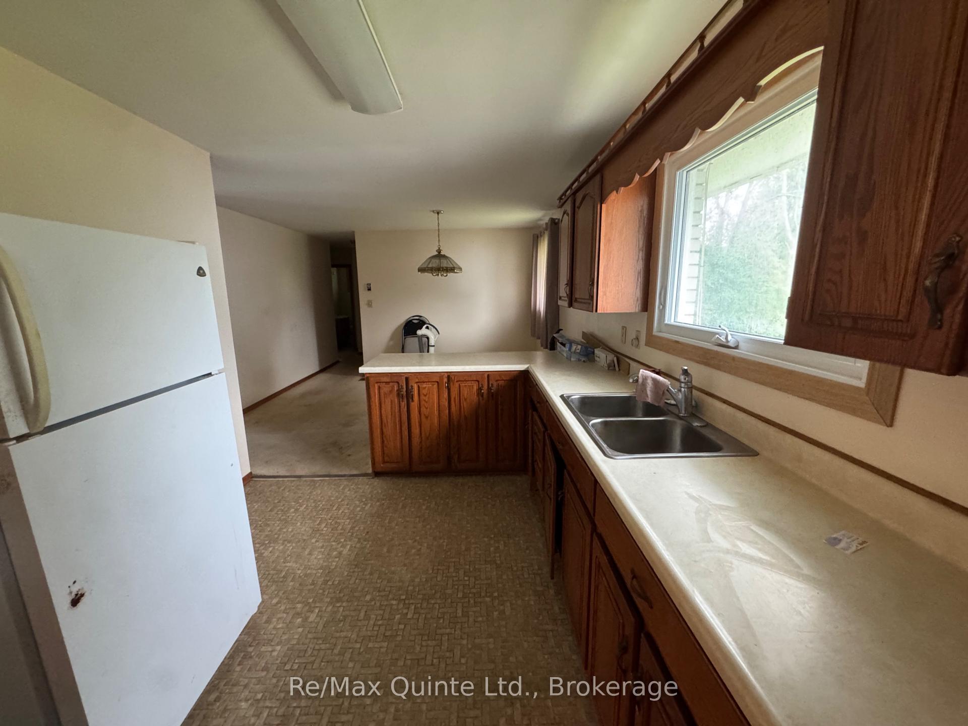 Photo 11 of 20 Ross Avenue, Quinte West, Murray Ward — HOMEH