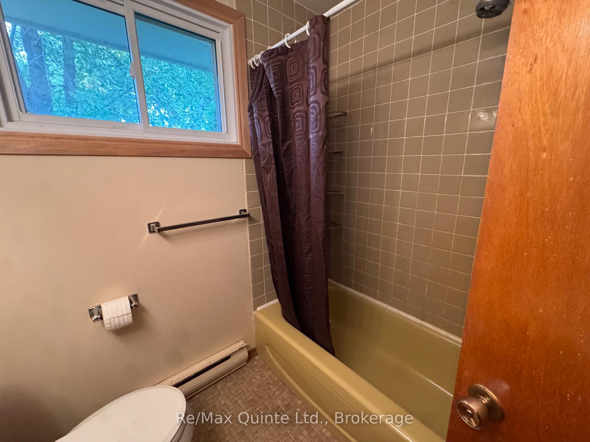 Photo 18 of 20 Ross Avenue, Quinte West, Murray Ward — HOMEH