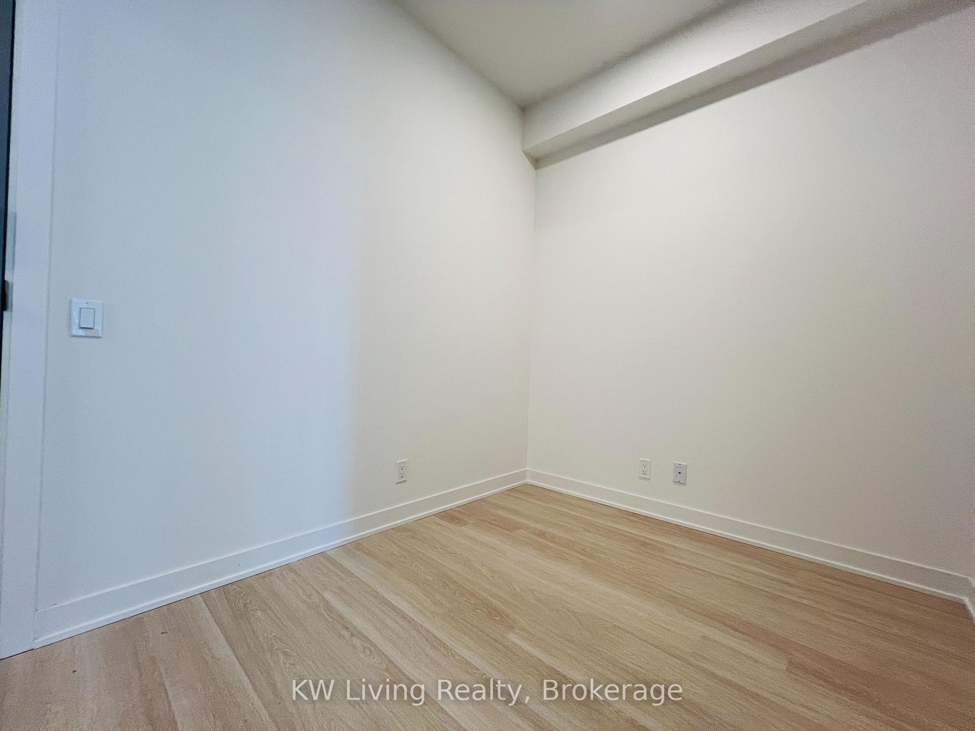 Photo 9 of Unit B1503, 50 Upper Mall Way, Vaughan, Brownridge — HOMEH