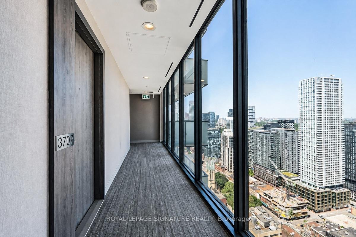 Photo 4 of Unit 3707, 20 Lombard Street, Toronto, Church-Yonge Corridor — HOMEH