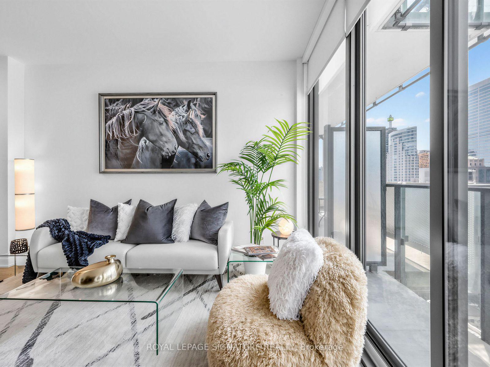 Photo 8 of Unit 3707, 20 Lombard Street, Toronto, Church-Yonge Corridor — HOMEH