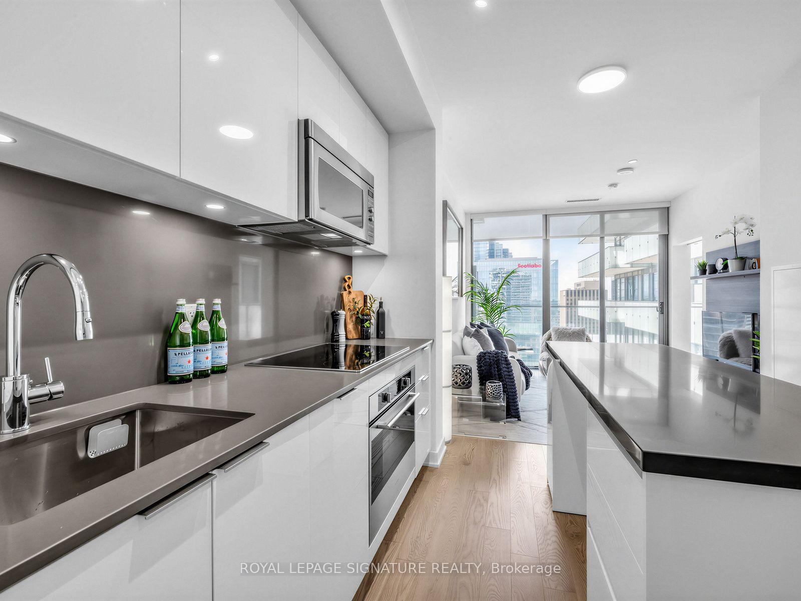 Photo 16 of Unit 3707, 20 Lombard Street, Toronto, Church-Yonge Corridor — HOMEH