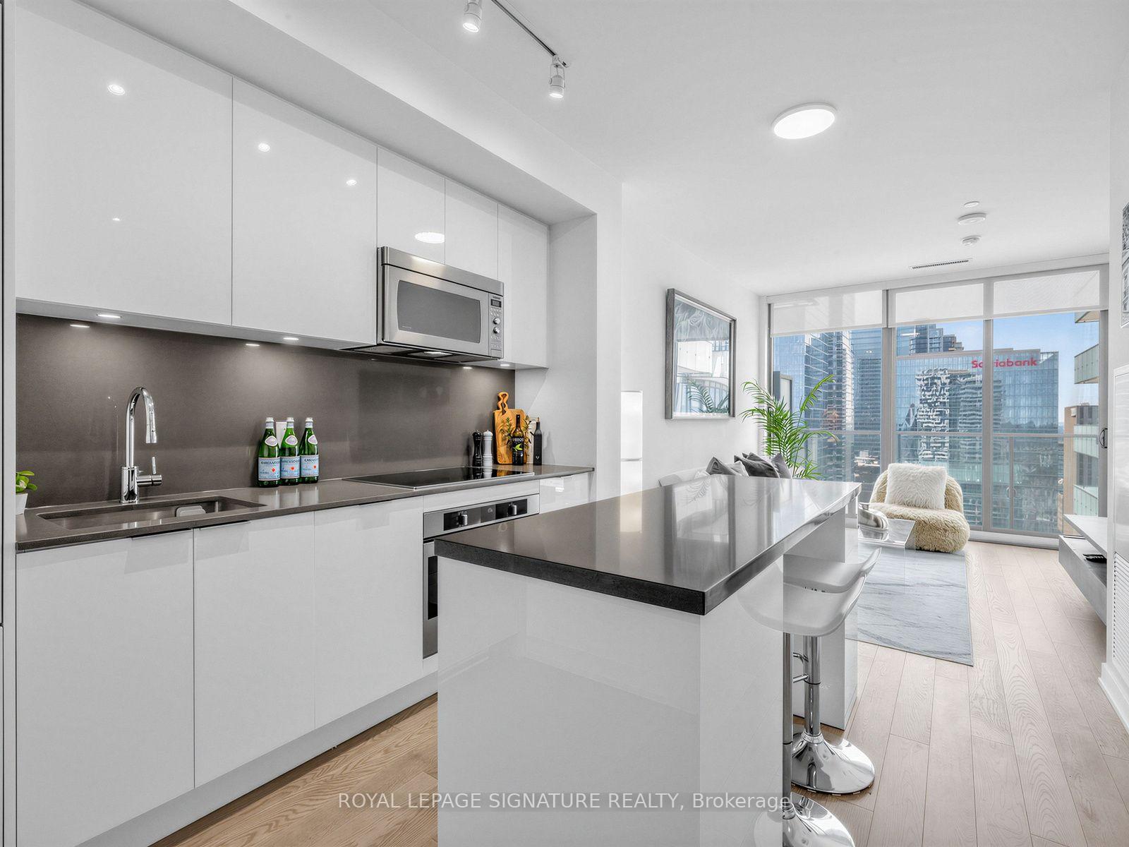 Photo 17 of Unit 3707, 20 Lombard Street, Toronto, Church-Yonge Corridor — HOMEH