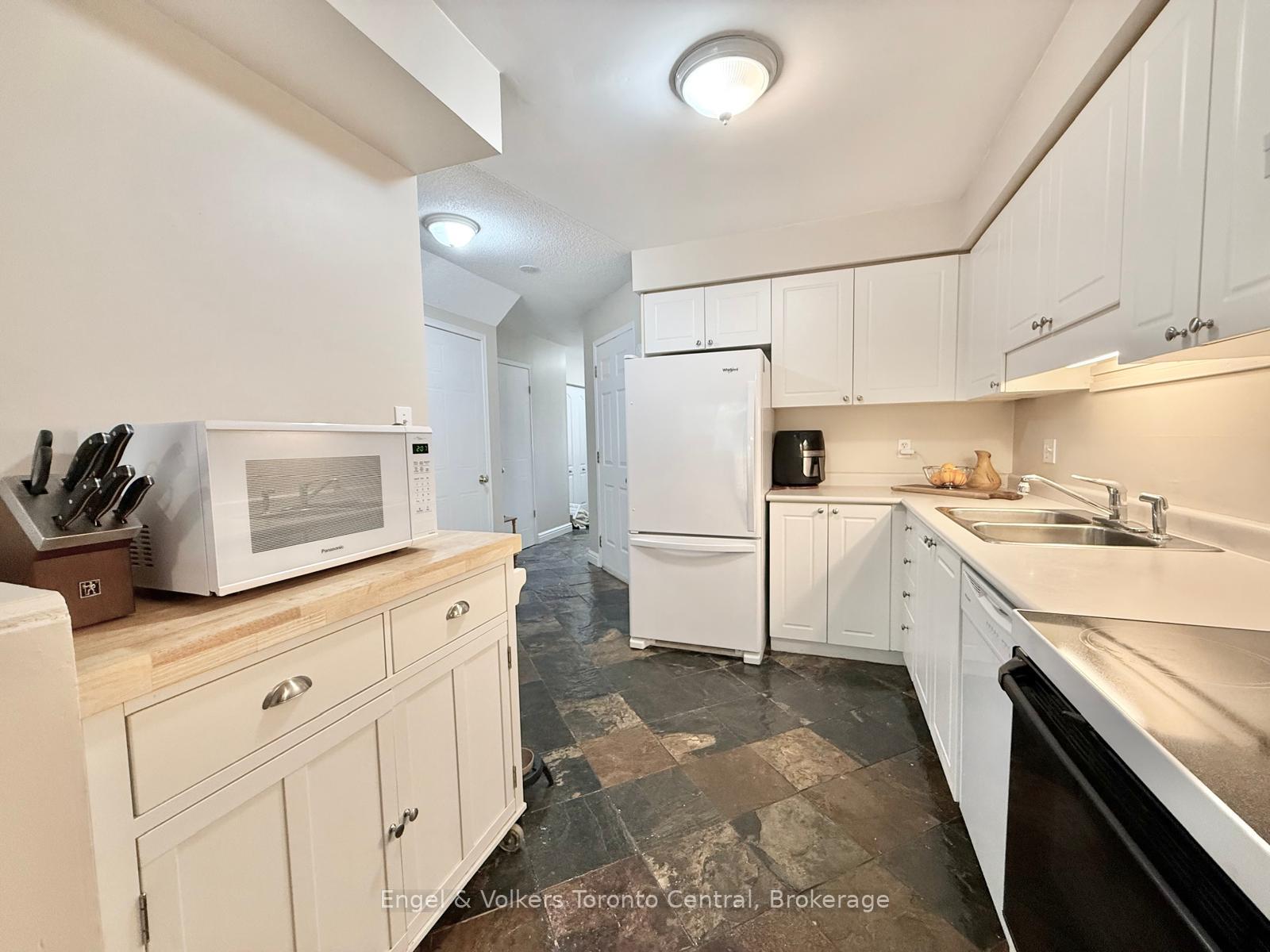 Photo 10 of Unit 9, 920 Edinburgh Road S, Guelph, Kortright West — HOMEH