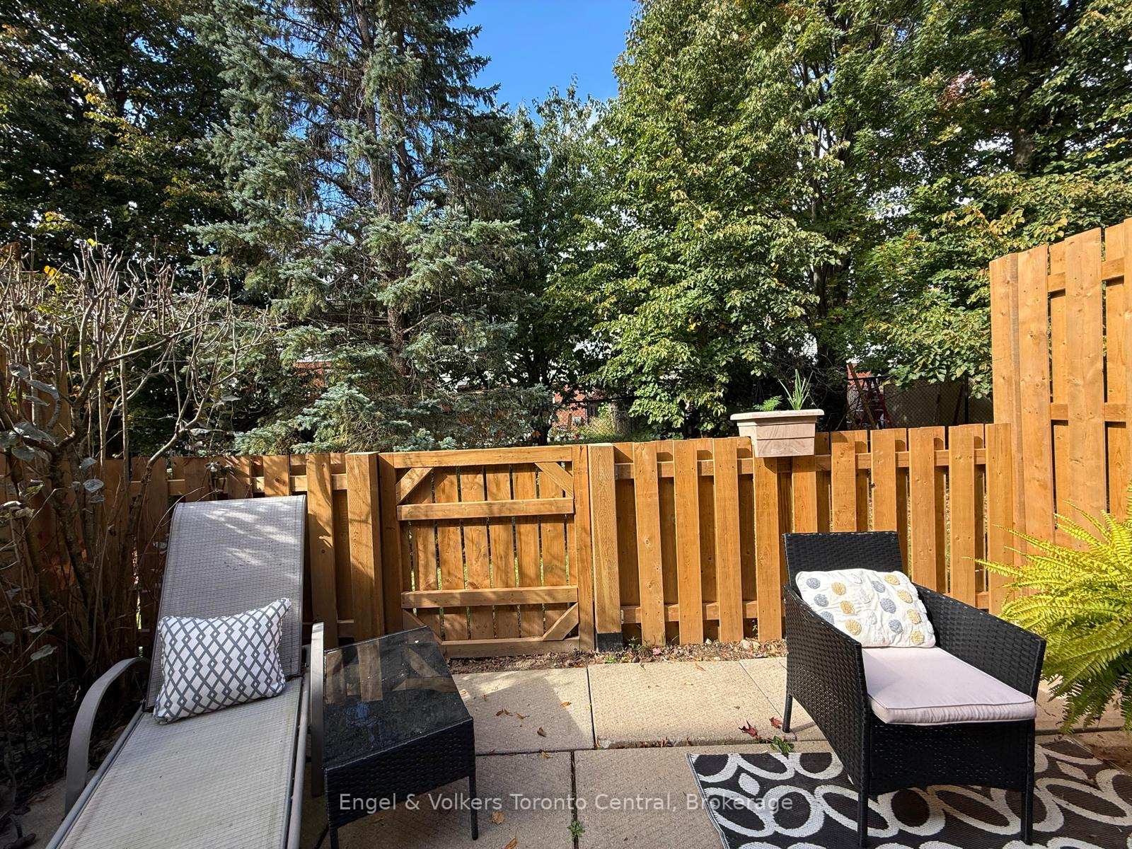 Photo 15 of Unit 9, 920 Edinburgh Road S, Guelph, Kortright West — HOMEH