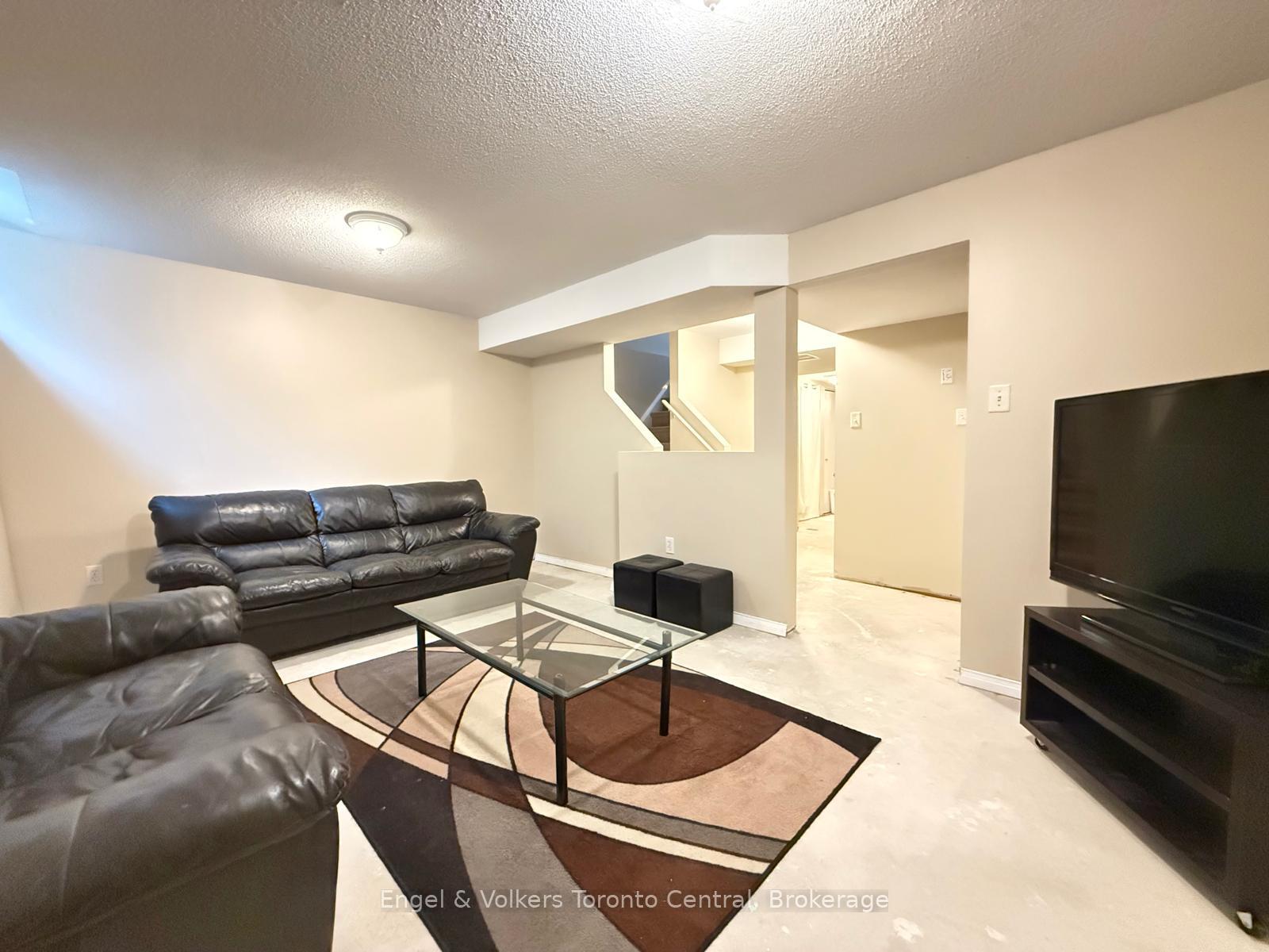 Photo 38 of Unit 9, 920 Edinburgh Road S, Guelph, Kortright West — HOMEH