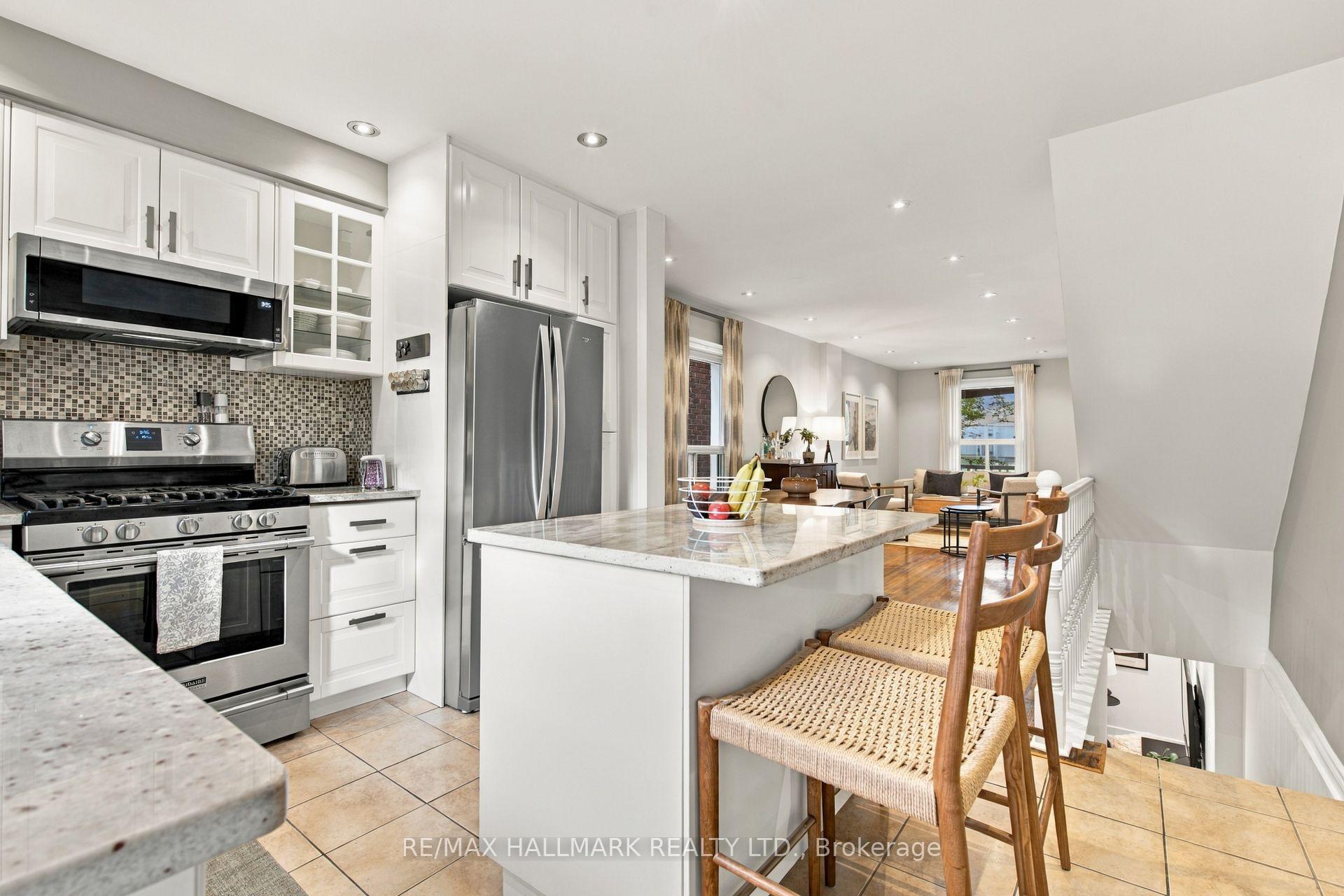 Photo 16 of 610 Coxwell Avenue, Toronto, Greenwood-Coxwell — HOMEH