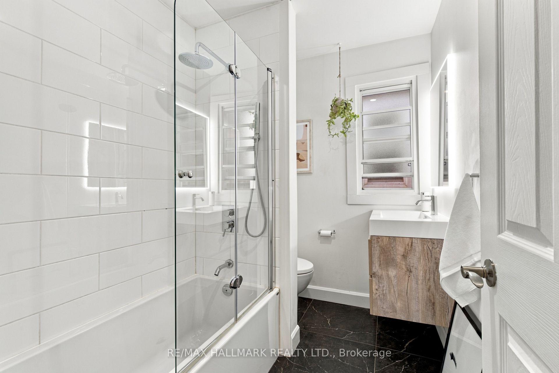Photo 32 of 610 Coxwell Avenue, Toronto, Greenwood-Coxwell — HOMEH