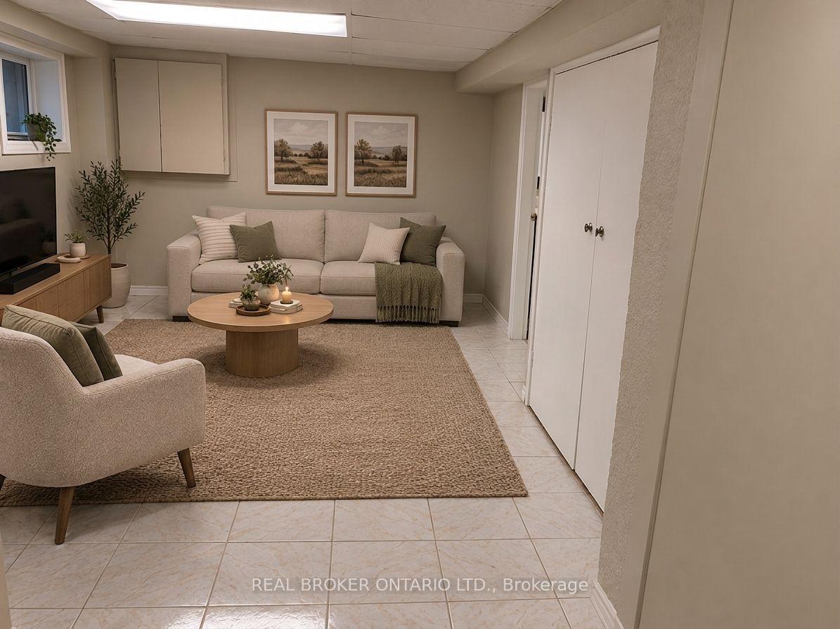 Photo 4 of Unit Bsmt, 988 Cosburn Avenue, Toronto, Woodbine-Lumsden — HOMEH