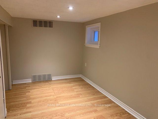 Photo 6 of Unit Bsmt, 988 Cosburn Avenue, Toronto, Woodbine-Lumsden — HOMEH