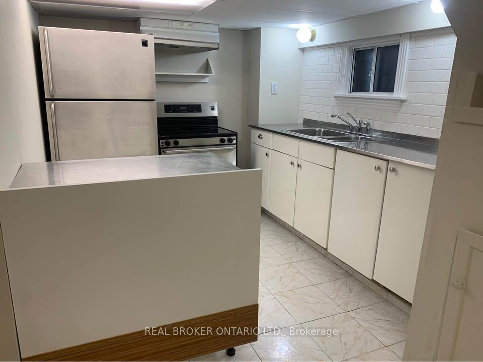 Photo 9 of Unit Bsmt, 988 Cosburn Avenue, Toronto, Woodbine-Lumsden — HOMEH