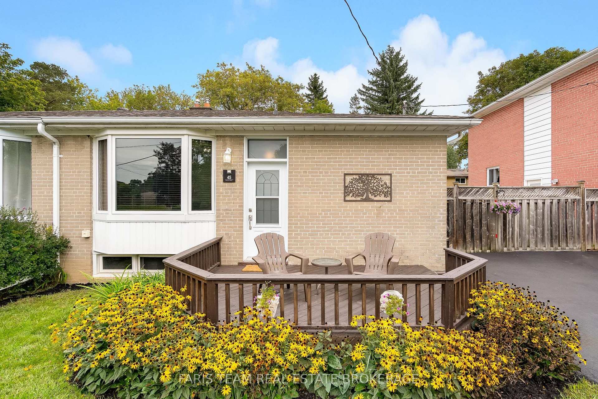 Photo 4 of 45 Bailey Crescent, Aurora, Aurora Highlands — HOMEH