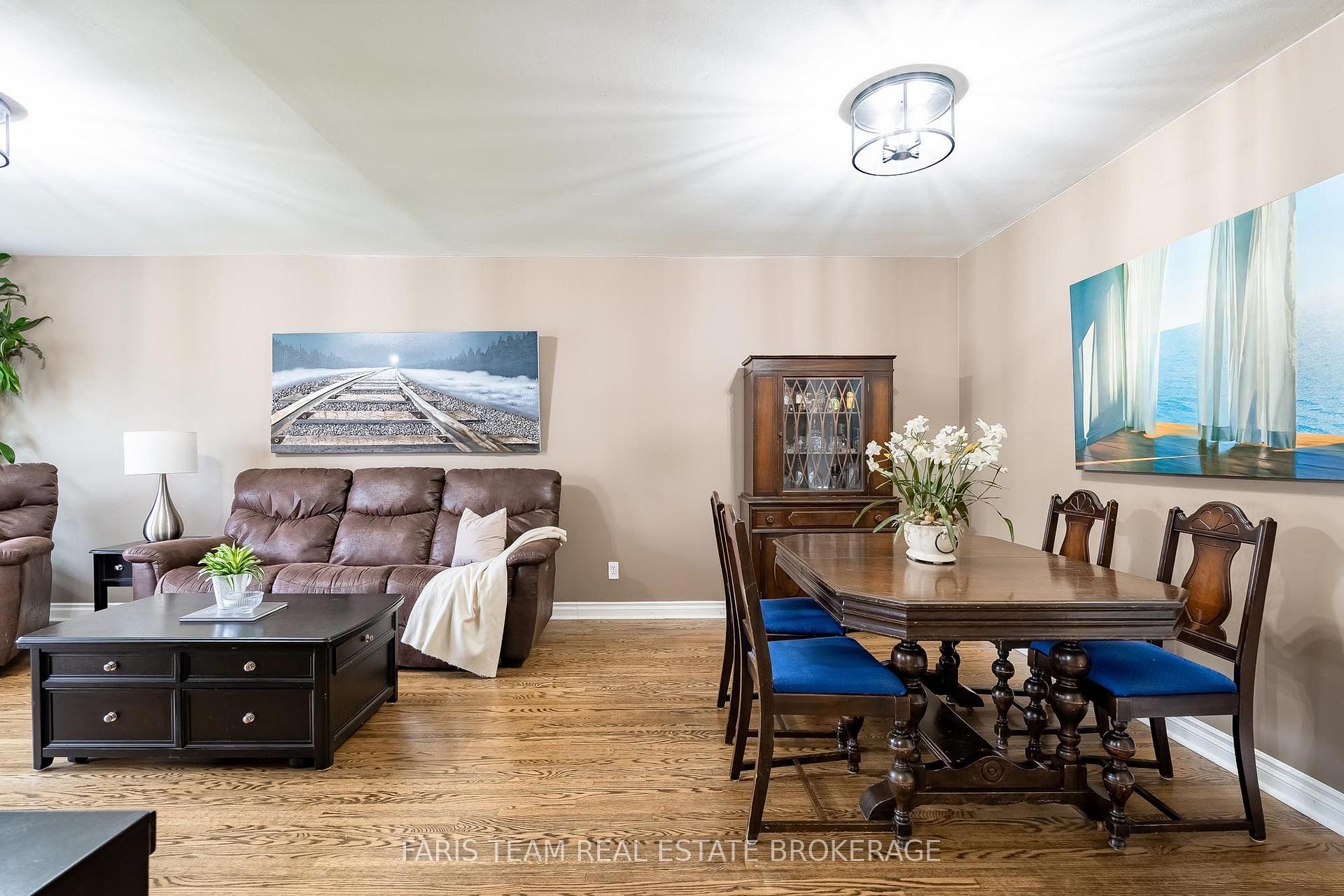 Photo 10 of 45 Bailey Crescent, Aurora, Aurora Highlands — HOMEH