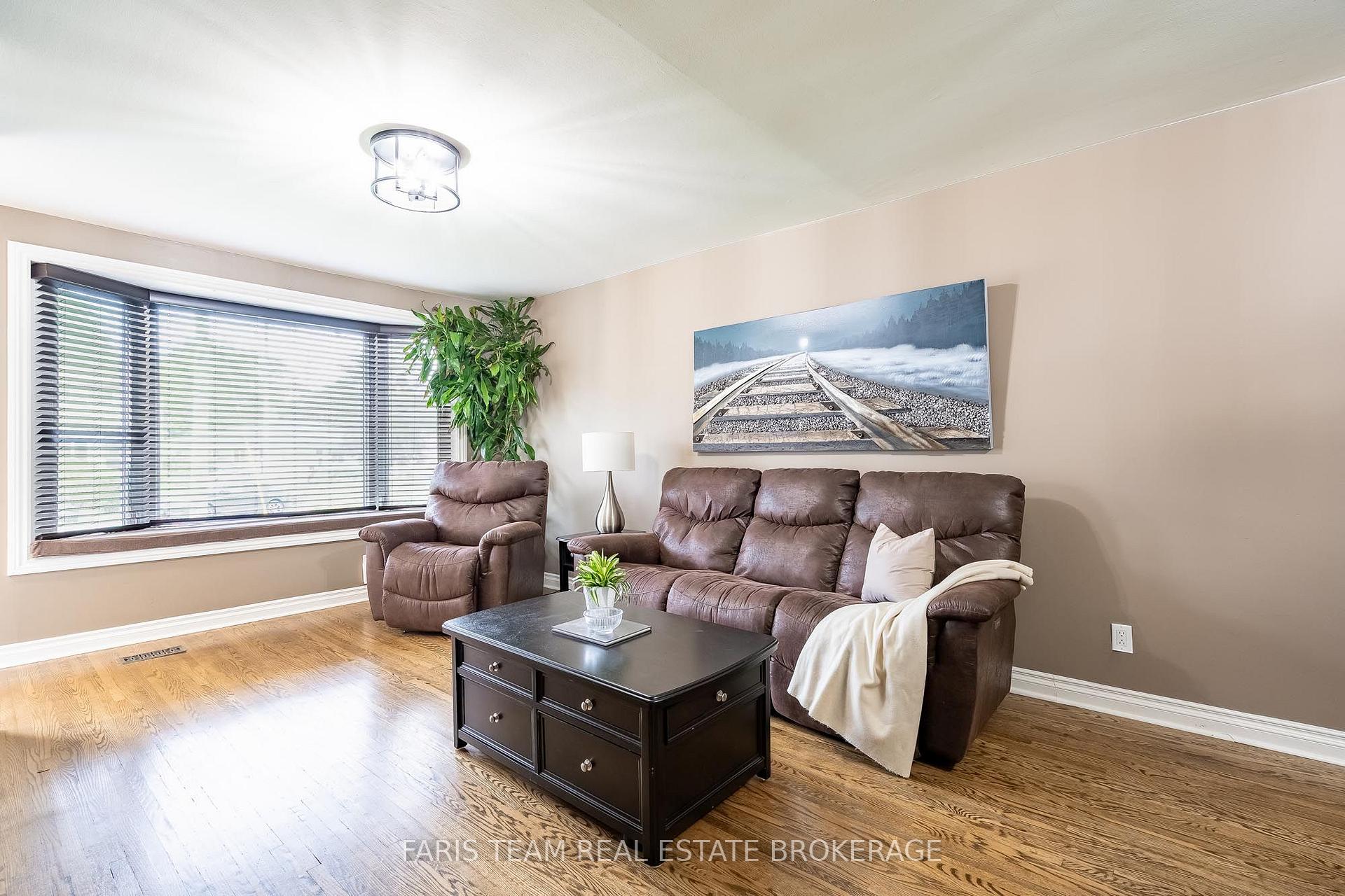 Photo 11 of 45 Bailey Crescent, Aurora, Aurora Highlands — HOMEH