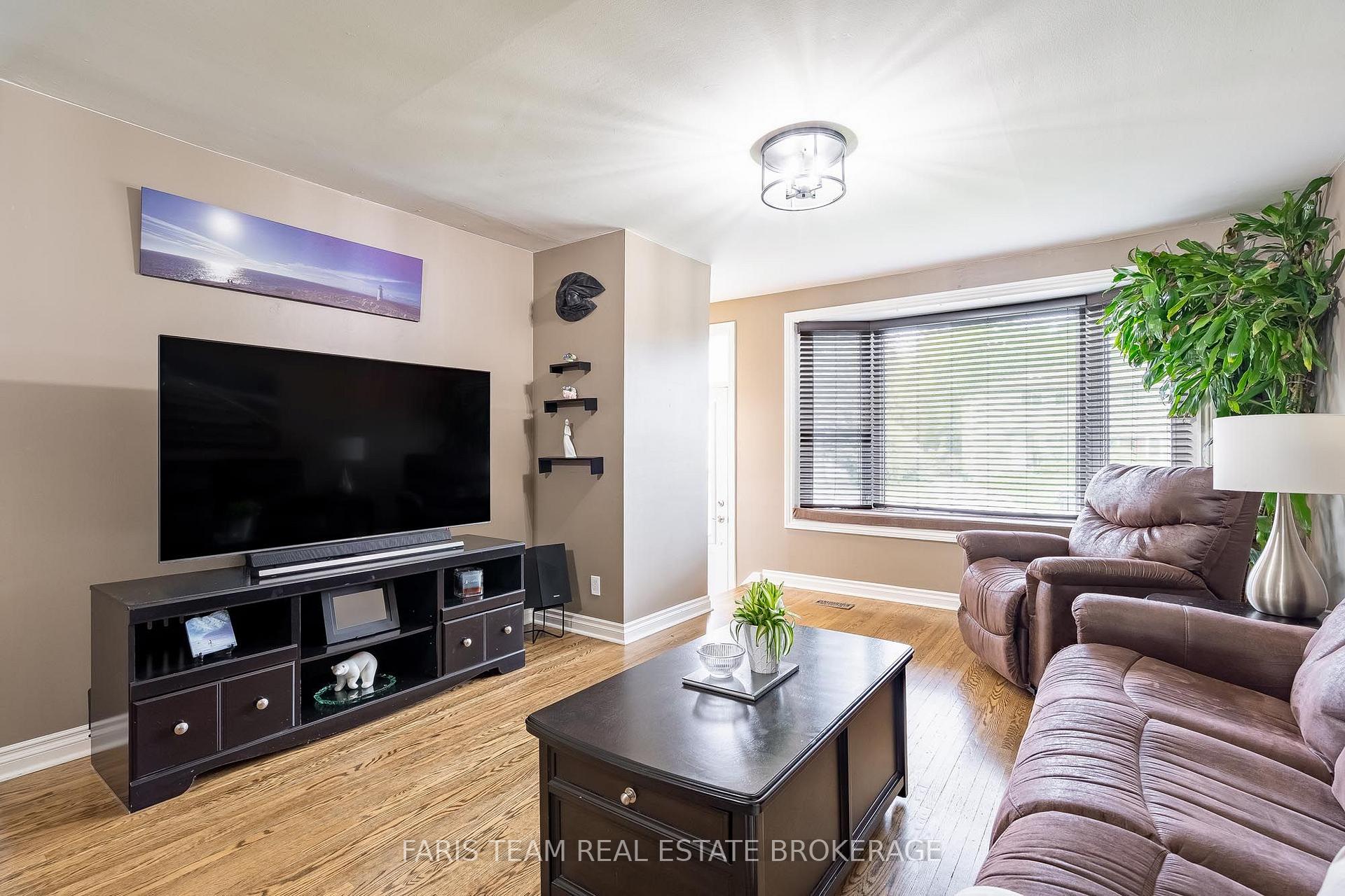 Photo 12 of 45 Bailey Crescent, Aurora, Aurora Highlands — HOMEH