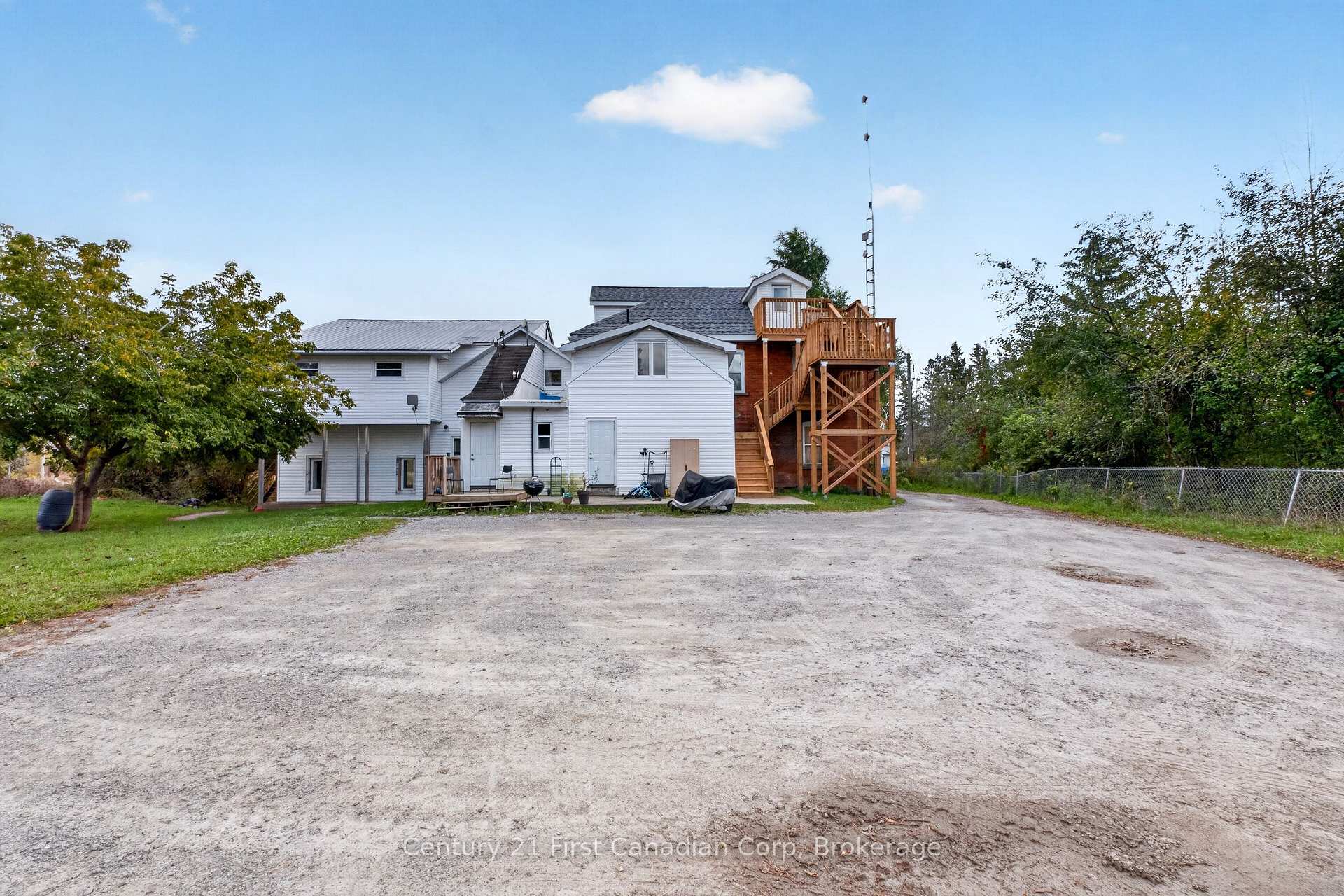 Photo 10 of Unit 5, 5179 Highway 12, Ramara, Rural Ramara — HOMEH