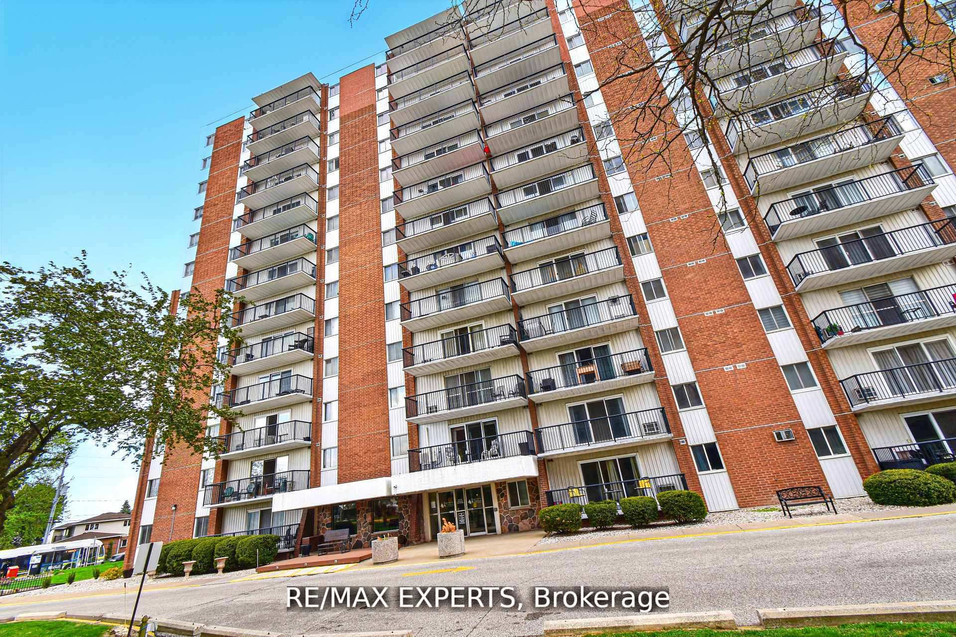 Photo 4 of Unit 410, 8591 Riverside Drive E, Windsor — HOMEH