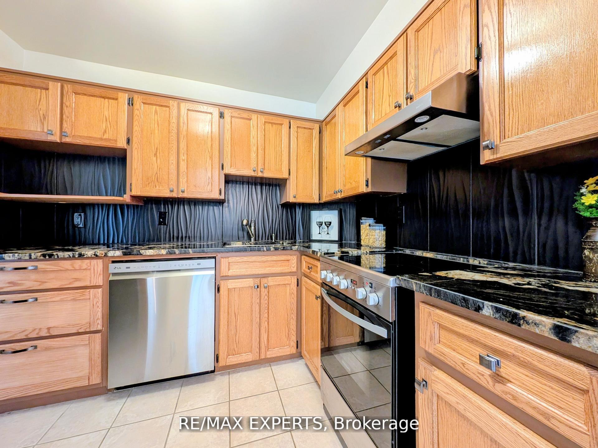 Photo 13 of Unit 410, 8591 Riverside Drive E, Windsor — HOMEH