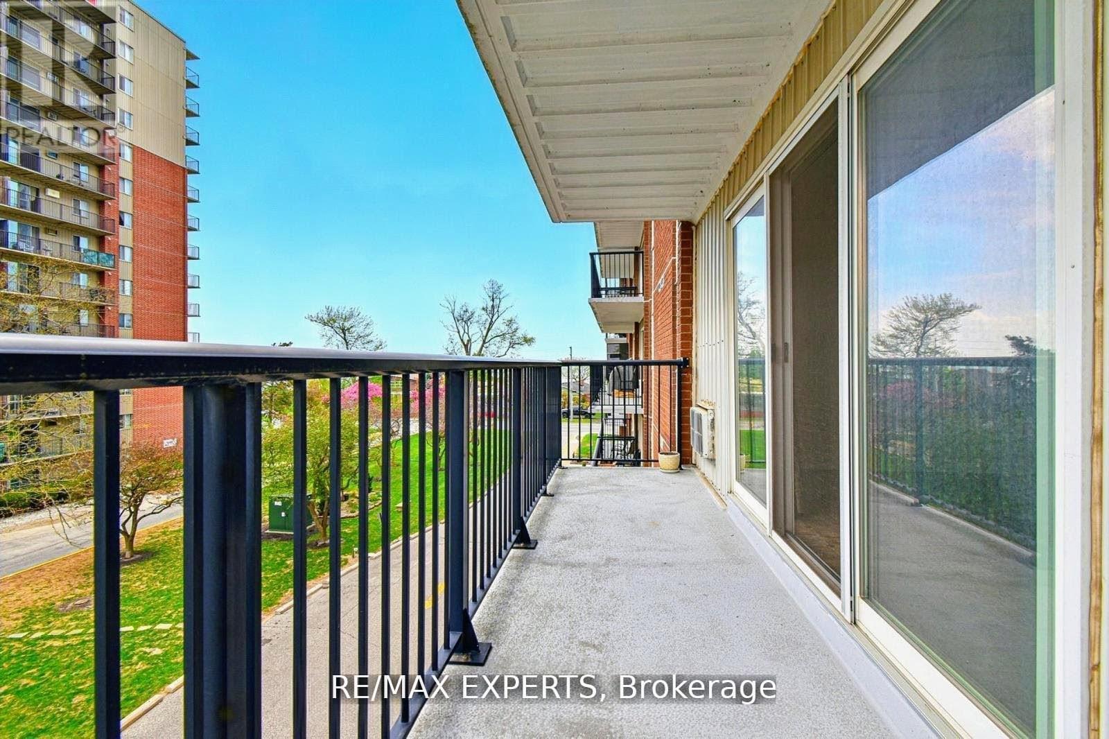 Photo 23 of Unit 410, 8591 Riverside Drive E, Windsor — HOMEH