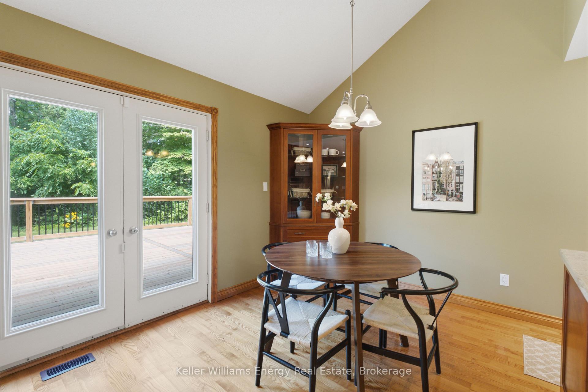 Photo 18 of 21 Stone Sound, Scugog, Port Perry — HOMEH