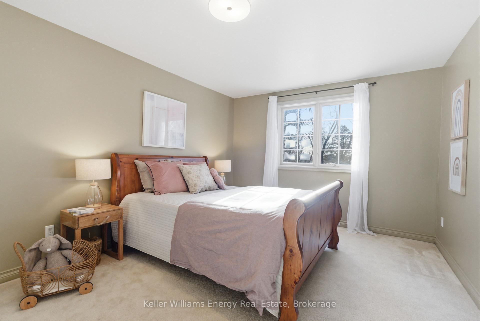 Photo 37 of 21 Stone Sound, Scugog, Port Perry — HOMEH