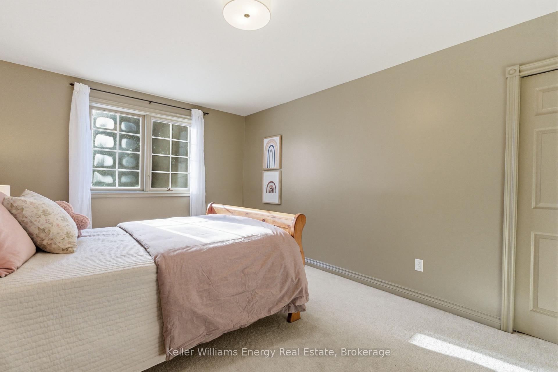 Photo 38 of 21 Stone Sound, Scugog, Port Perry — HOMEH