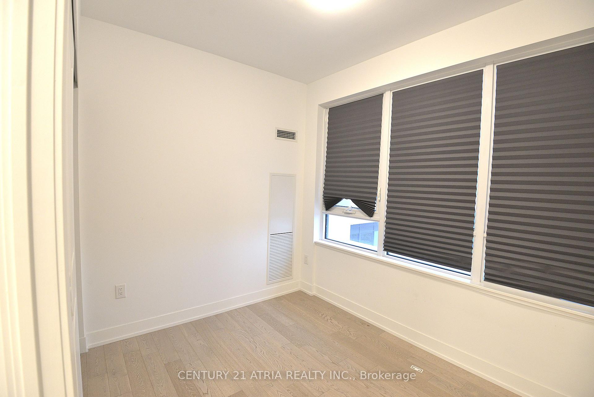 Photo 15 of Unit 901, 1063 Douglas McCurdy Common, Mississauga, Lakeview — HOMEH