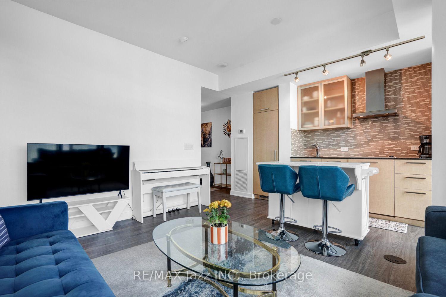 Photo 3 of Unit 3808, 14 York Street, Toronto, Waterfront Communities — HOMEH