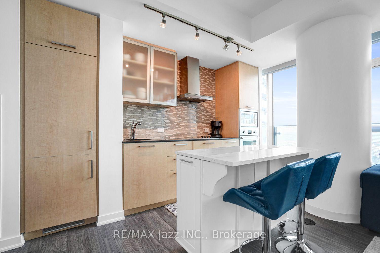 Photo 4 of Unit 3808, 14 York Street, Toronto, Waterfront Communities — HOMEH