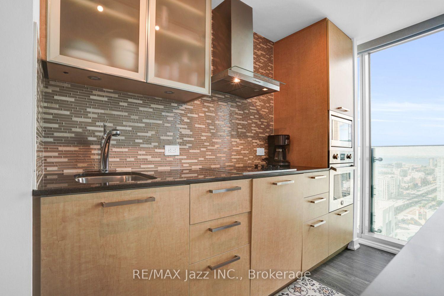 Photo 5 of Unit 3808, 14 York Street, Toronto, Waterfront Communities — HOMEH