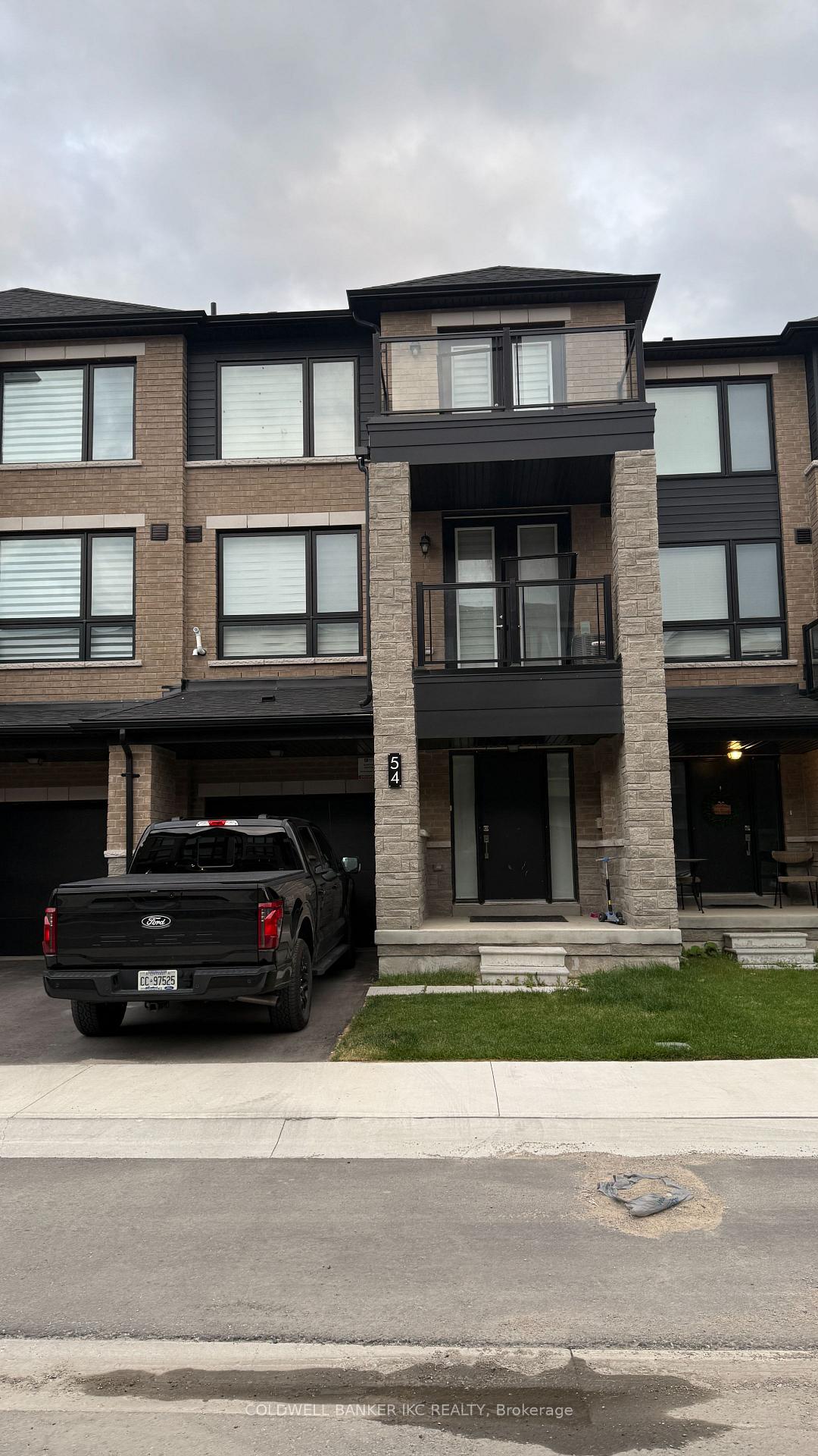 Photo 2 of 54 Red Maple Lane, Barrie, Innis-Shore — HOMEH