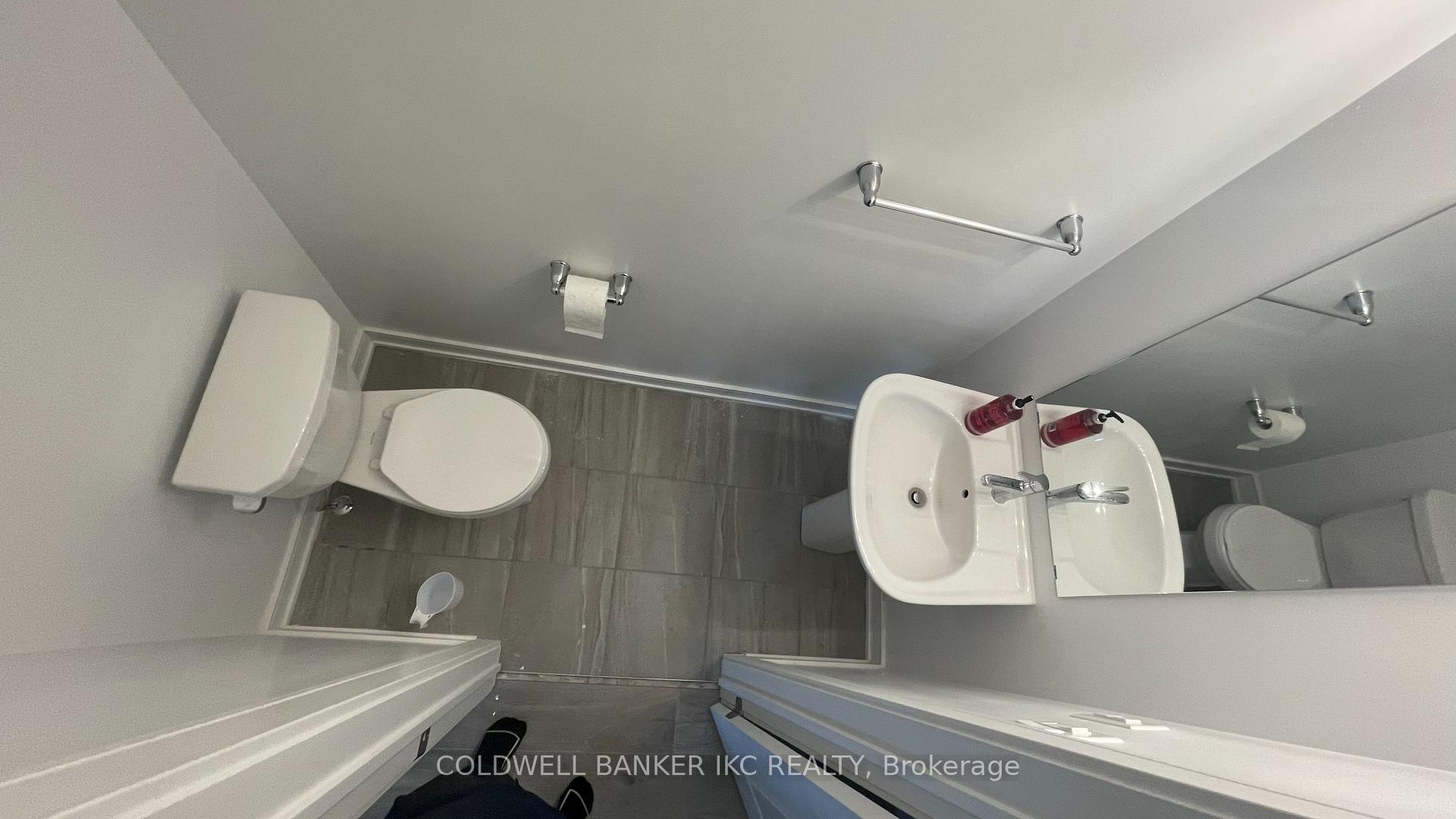 Photo 5 of 54 Red Maple Lane, Barrie, Innis-Shore — HOMEH