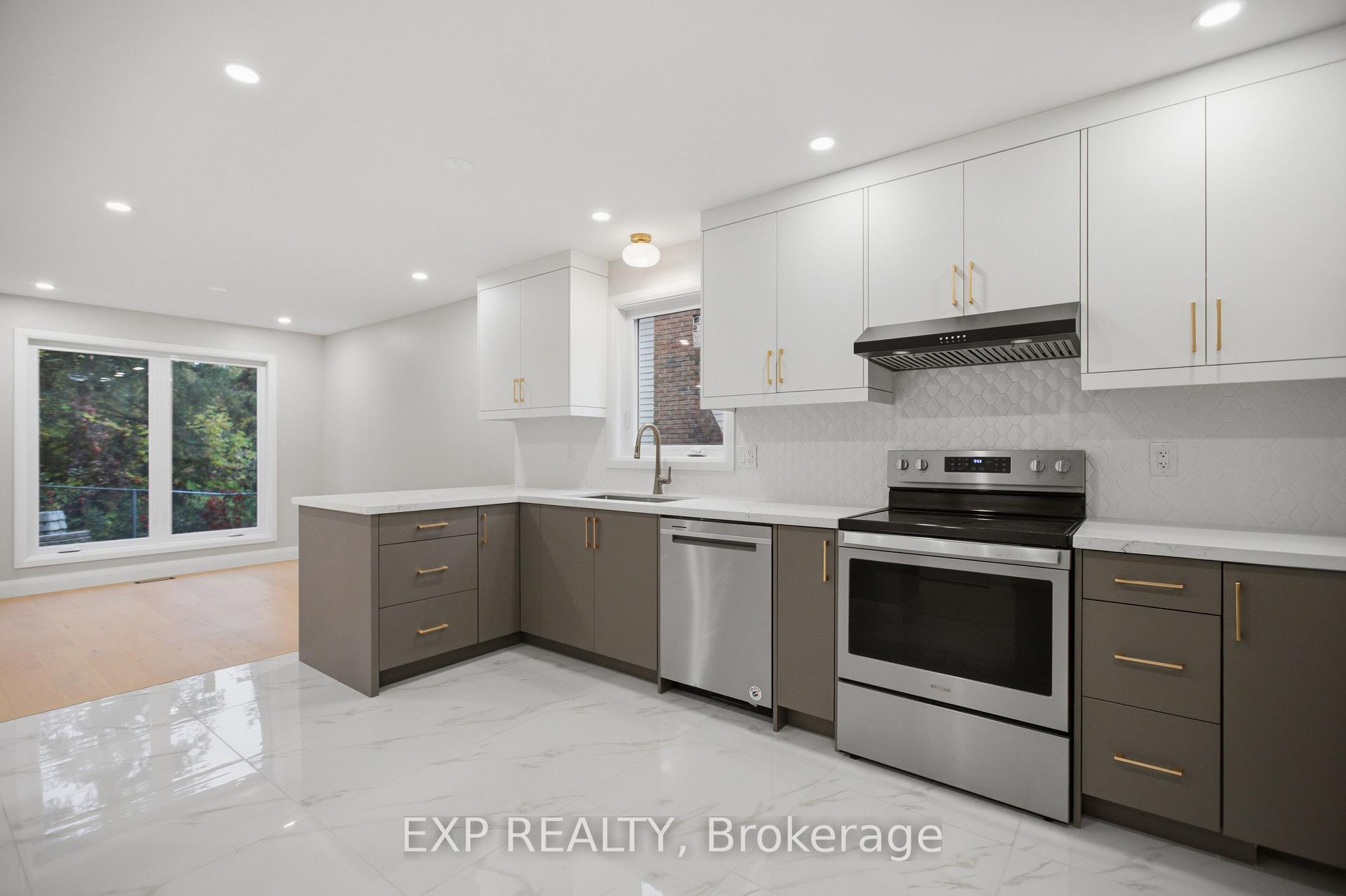 Photo 13 of 42 Antler Avenue, Ottawa, Barrhaven - On the Green — HOMEH