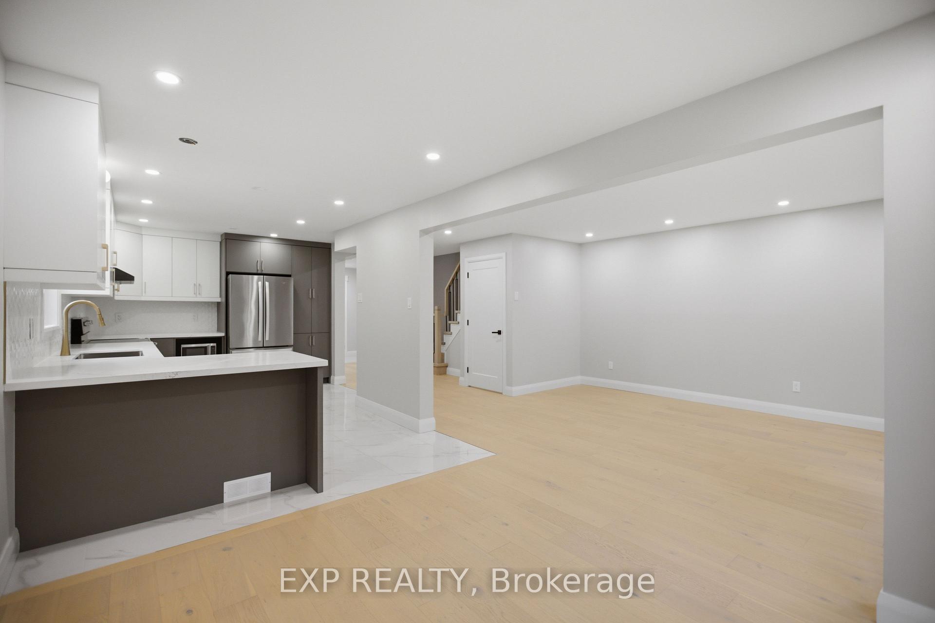 Photo 15 of 42 Antler Avenue, Ottawa, Barrhaven - On the Green — HOMEH