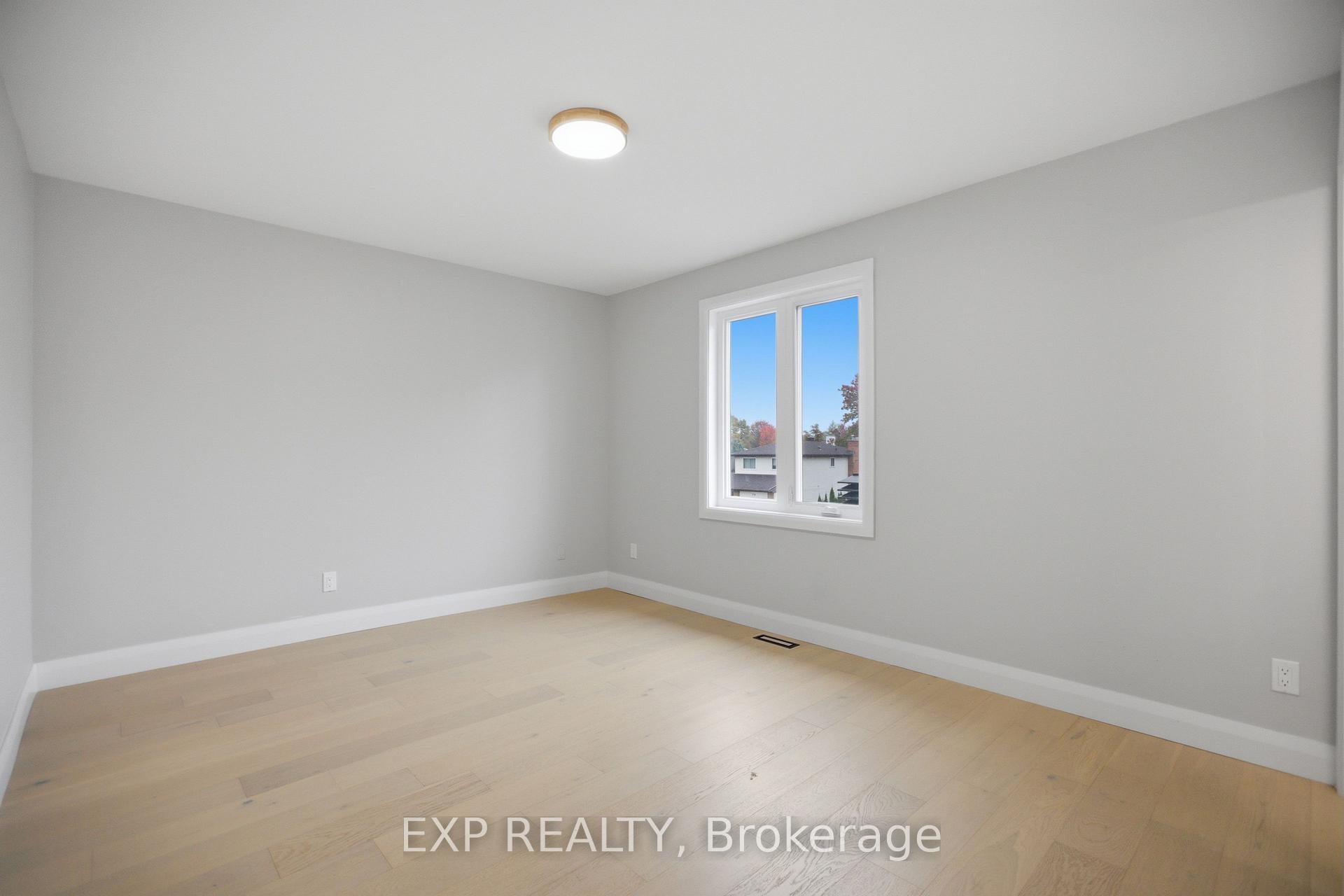 Photo 18 of 42 Antler Avenue, Ottawa, Barrhaven - On the Green — HOMEH