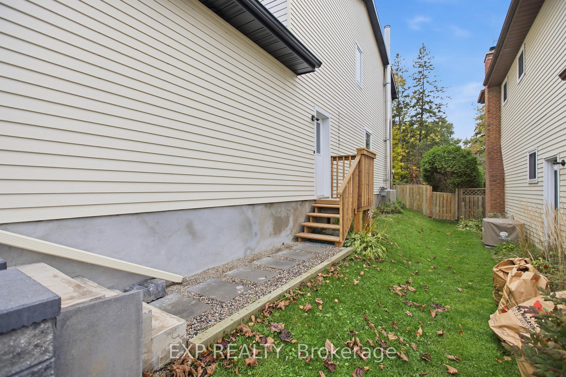 Photo 34 of 42 Antler Avenue, Ottawa, Barrhaven - On the Green — HOMEH