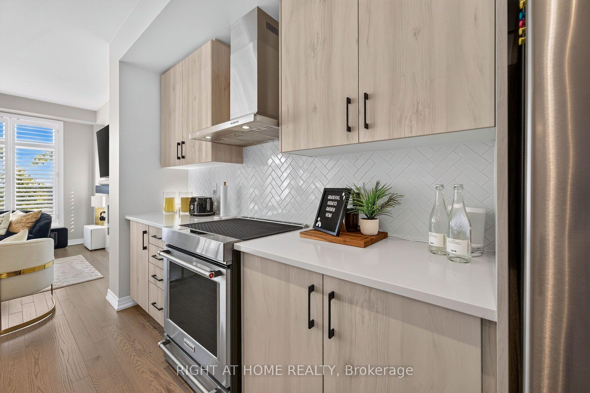 Photo 8 of 26 Freedom Crescent, Hamilton, Mount Hope — HOMEH