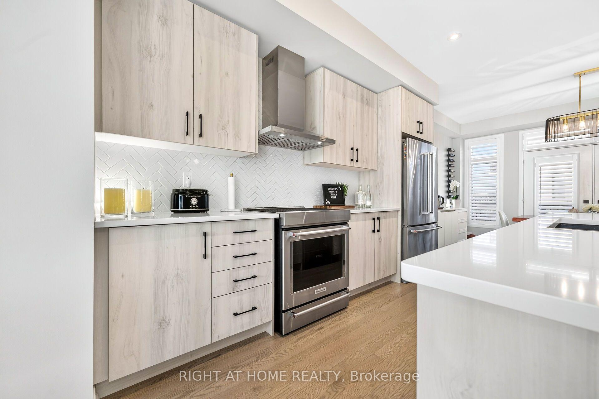 Photo 9 of 26 Freedom Crescent, Hamilton, Mount Hope — HOMEH