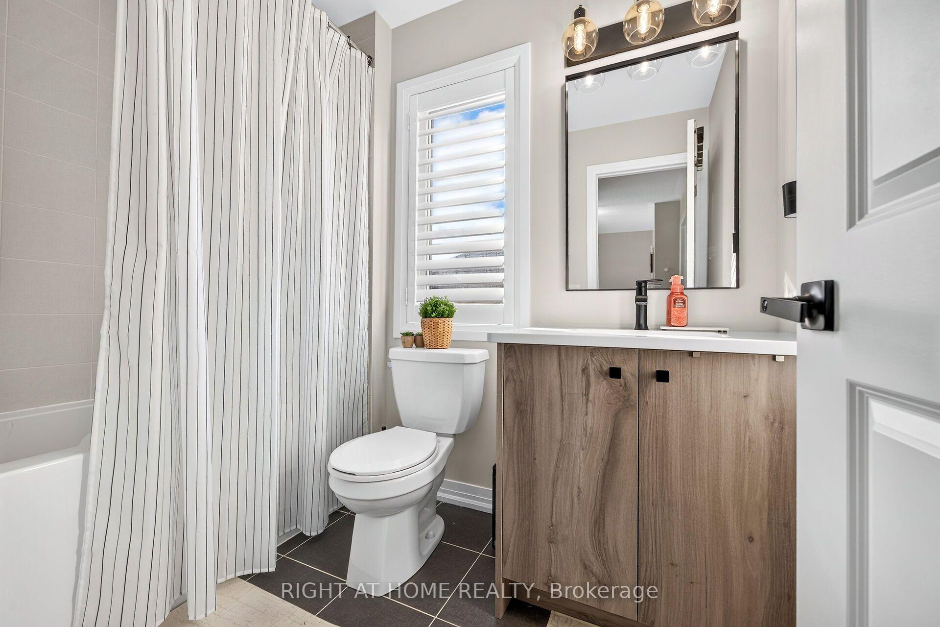 Photo 30 of 26 Freedom Crescent, Hamilton, Mount Hope — HOMEH