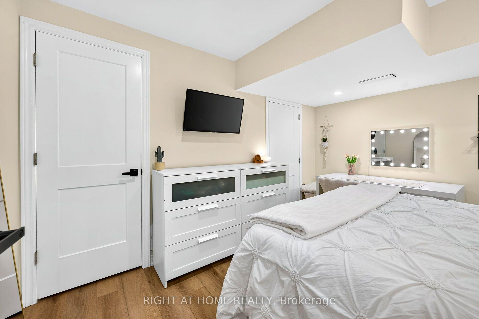 Photo 41 of 26 Freedom Crescent, Hamilton, Mount Hope — HOMEH