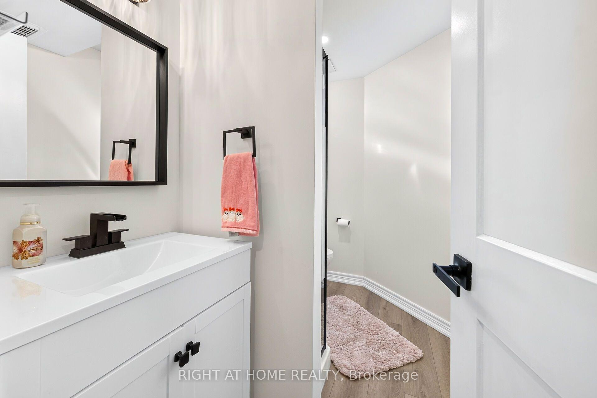 Photo 43 of 26 Freedom Crescent, Hamilton, Mount Hope — HOMEH