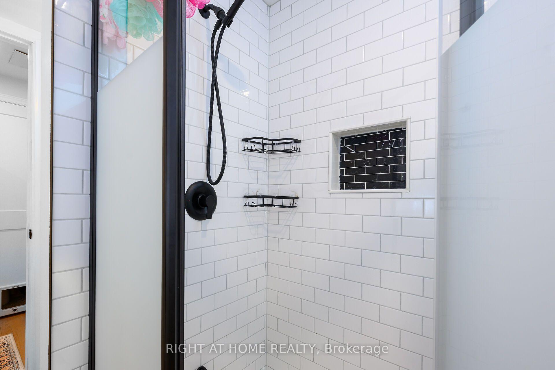 Photo 44 of 26 Freedom Crescent, Hamilton, Mount Hope — HOMEH