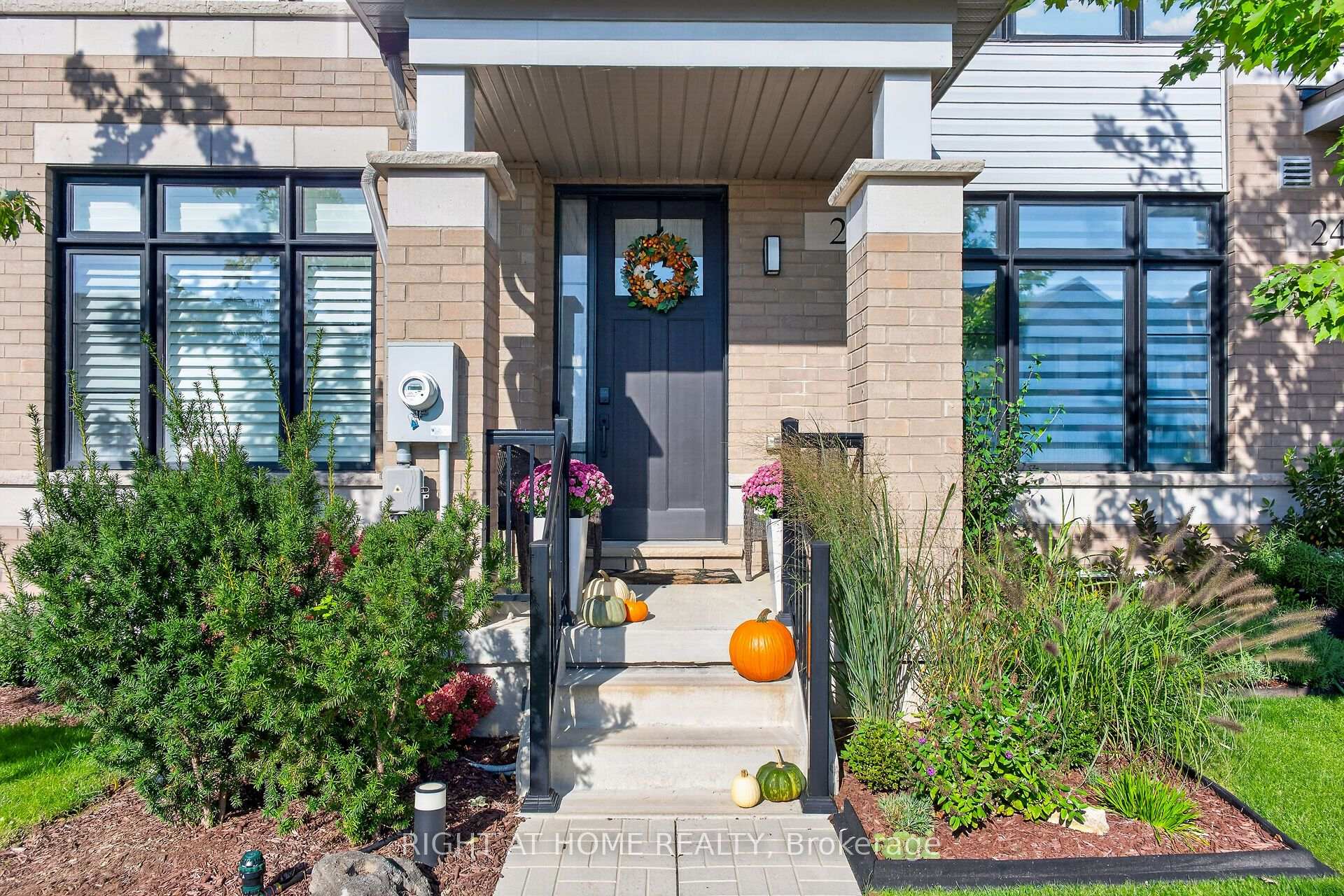 Photo 48 of 26 Freedom Crescent, Hamilton, Mount Hope — HOMEH