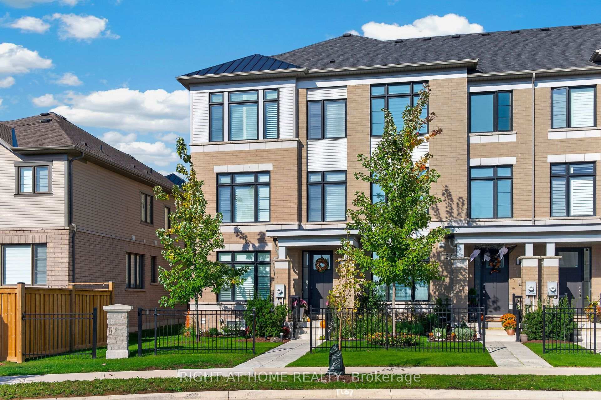 Photo 49 of 26 Freedom Crescent, Hamilton, Mount Hope — HOMEH