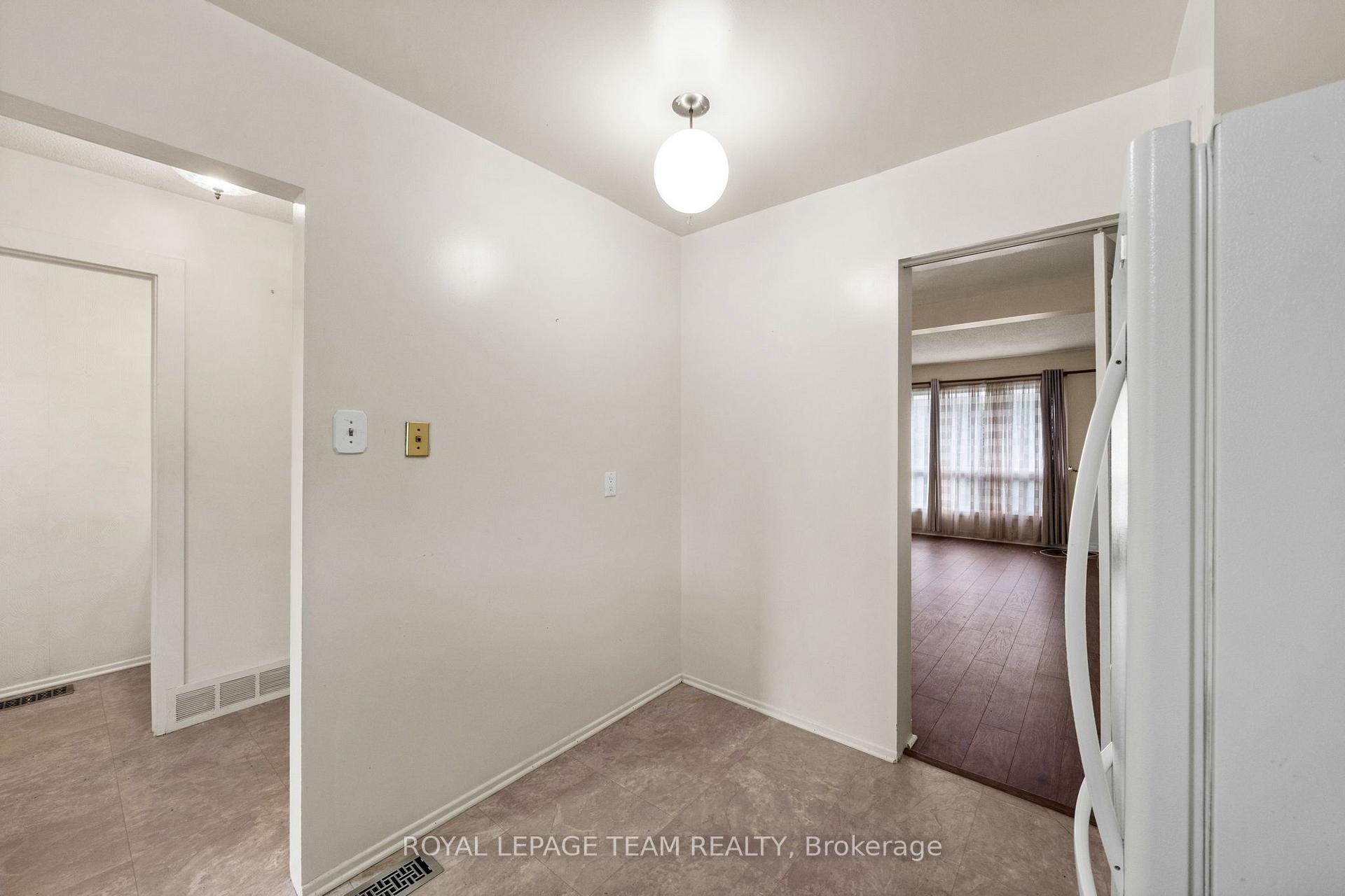 Photo 11 of Unit E, 73 Foxfield Drive E, Ottawa, Barrhaven - Knollsbrook — HOMEH