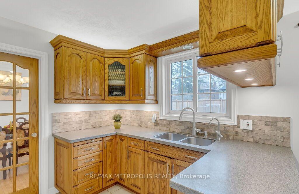 Photo 10 of 100 Warren Road, Kitchener — HOMEH