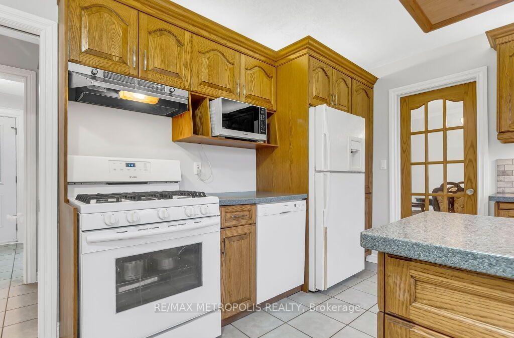 Photo 11 of 100 Warren Road, Kitchener — HOMEH