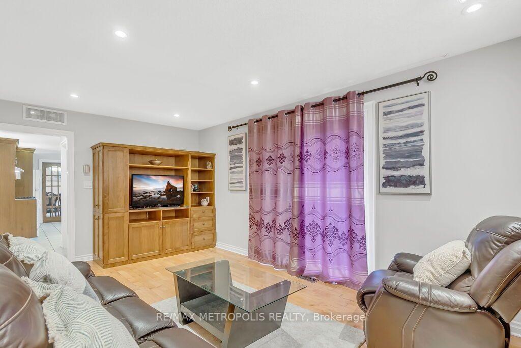 Photo 16 of 100 Warren Road, Kitchener — HOMEH