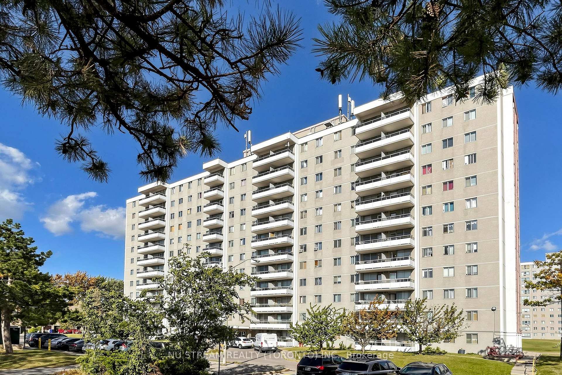 Photo of Unit 604, 100 Lotherton Pathway